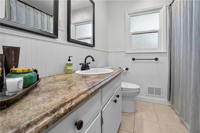 5715 W 78th Terrace, Prairie Village, KS 66208