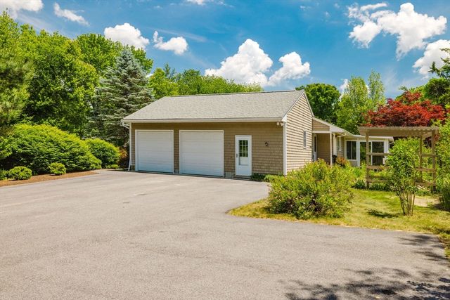 275 Summer St, Rehoboth, MA 02769
