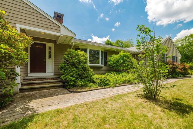 275 Summer St, Rehoboth, MA 02769
