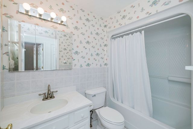 275 Summer St, Rehoboth, MA 02769