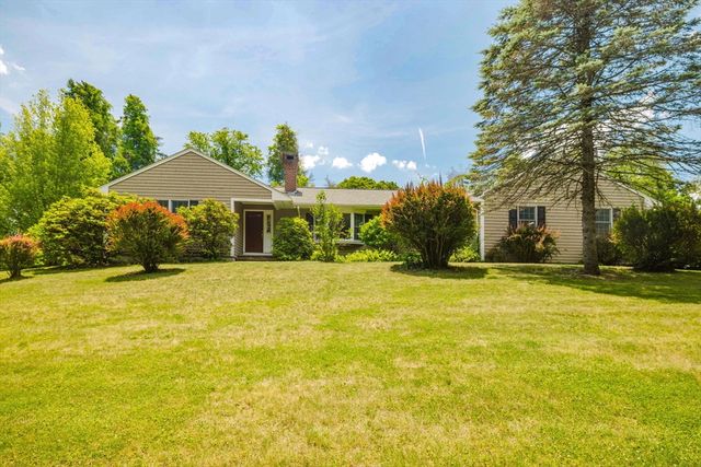 275 Summer St, Rehoboth, MA 02769