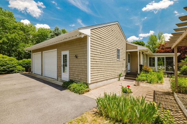 275 Summer St, Rehoboth, MA 02769