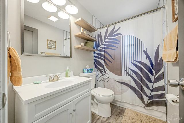 8521 Darnell Avenue, Sycamore Twp, OH 45236