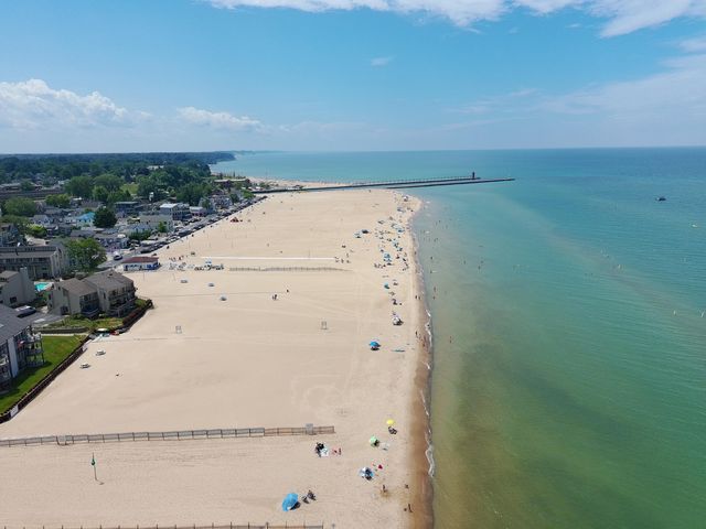 665 Meadow Drive, South Haven, MI 49090