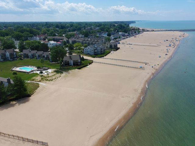 665 Meadow Drive, South Haven, MI 49090