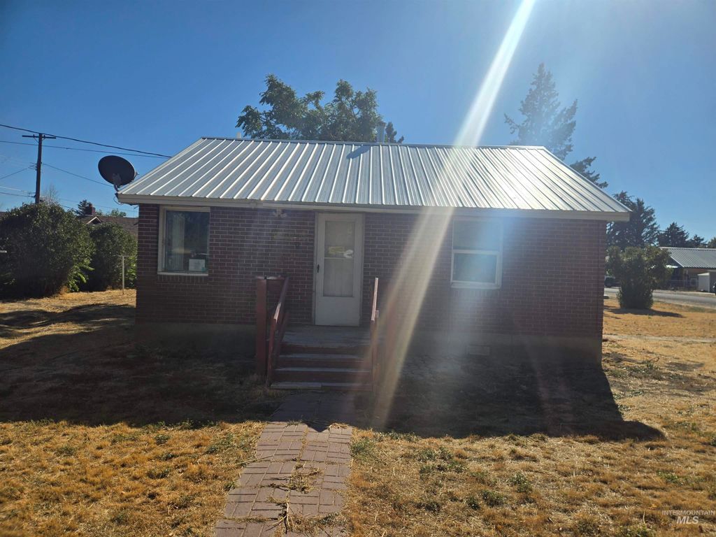 1110 Colorado St, Gooding, ID 83330 photo 3