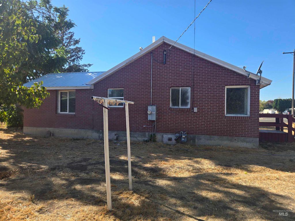 1110 Colorado St, Gooding, ID 83330 photo 4