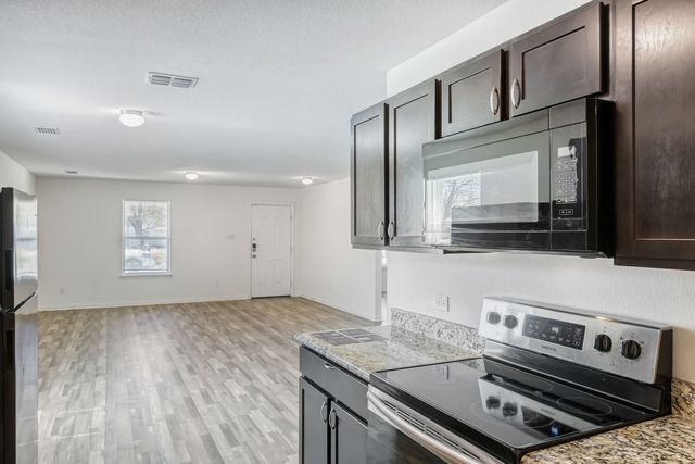 602 N Taylor Street, Gainesville, TX 76240