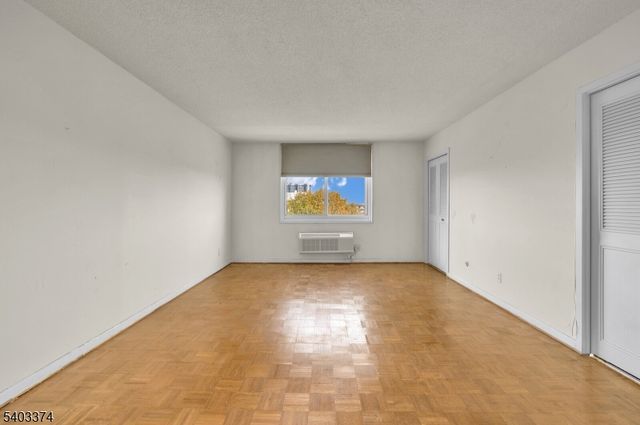 160 Overlook Ave 7A, Hackensack City, NJ 07601