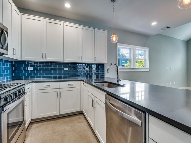 1621 Kyle Avenue, Dallas, TX 75208