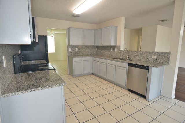 2812 Sonora Lane, Mesquite, TX 75181