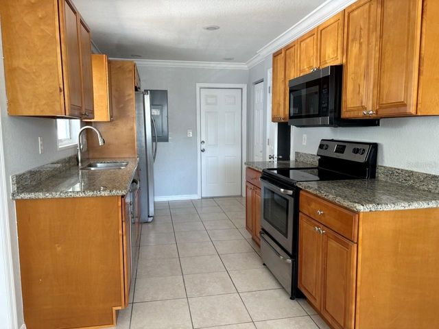 4431 W WALLACE AVENUE, Tampa, FL 33611