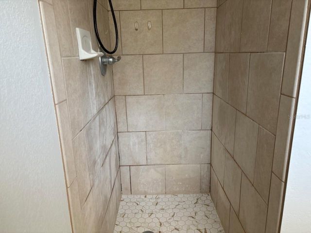 4431 W WALLACE AVENUE, Tampa, FL 33611