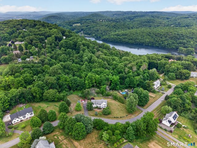 3 Lillinonah Ridge Drive, New Milford, CT 06776