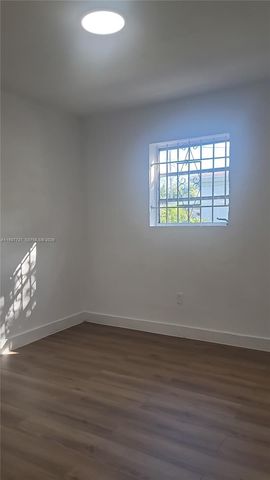 2951 NW 49th St, Miami, FL 33142