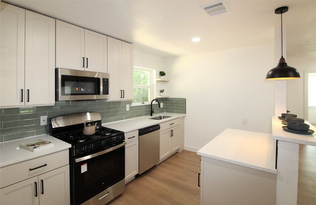 1646 Jackson Street, Grand Prairie, TX 75051