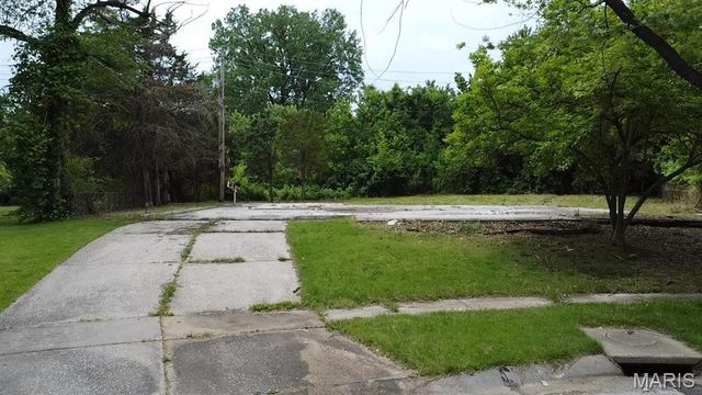 11905 Rosevalley Lane, Hazelwood, MO 63138