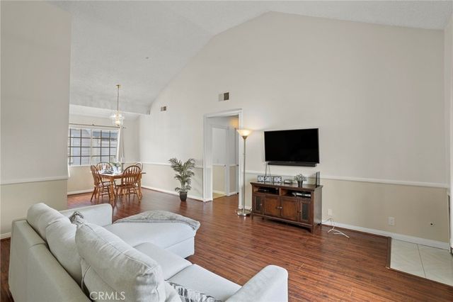 343 W Central J, Monrovia, CA 91016