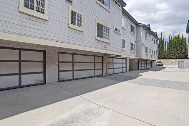 343 W Central J, Monrovia, CA 91016