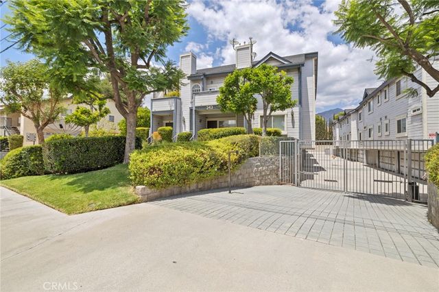 343 W Central J, Monrovia, CA 91016