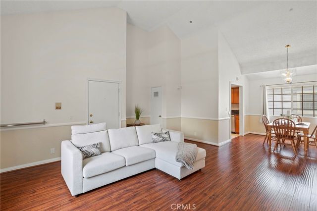 343 W Central J, Monrovia, CA 91016