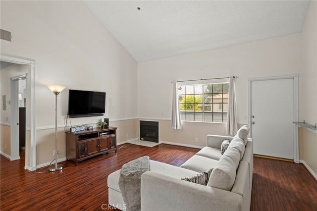 343 W Central J, Monrovia, CA 91016