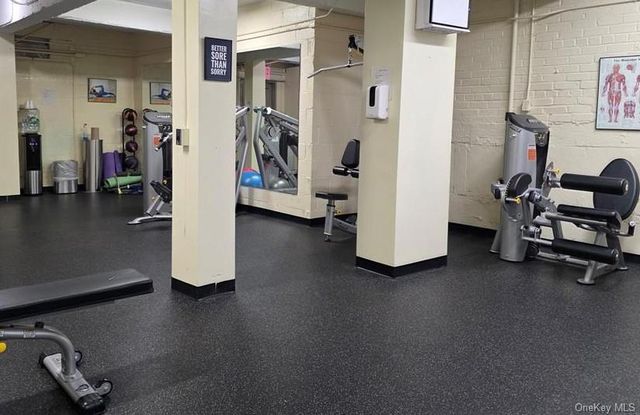 84-01 main street 207, Briarwood, NY 11435