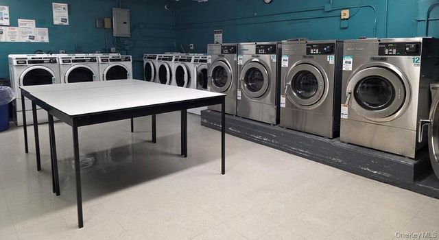 84-01 main street 207, Briarwood, NY 11435