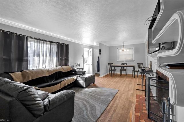 316 Martha Lee DR, Hampton, VA 23666