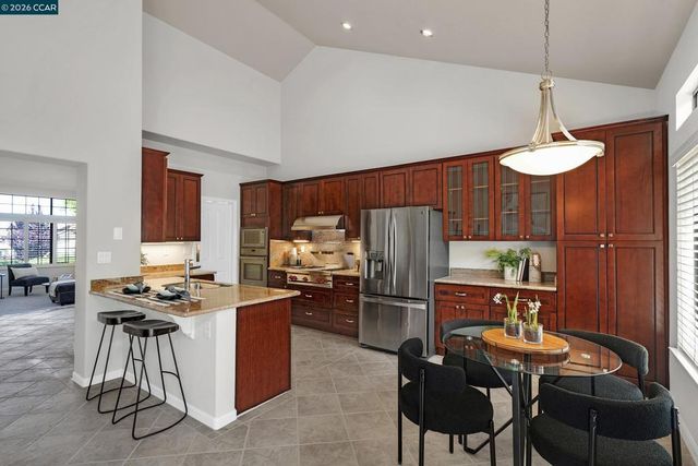 204 Vista Glen Pl, Martinez, CA 94553