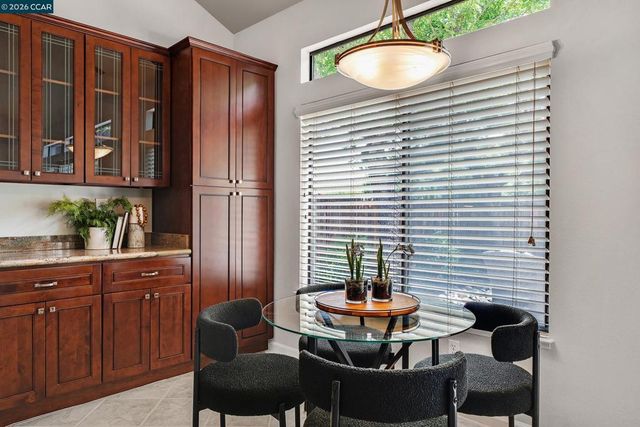 204 Vista Glen Pl, Martinez, CA 94553