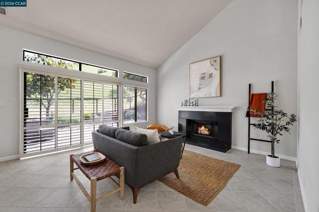 204 Vista Glen Pl, Martinez, CA 94553