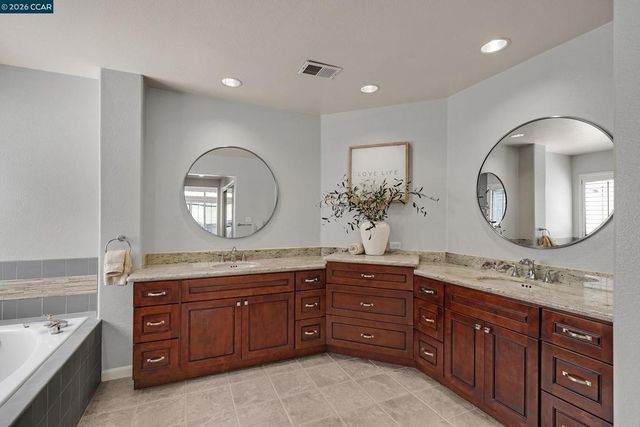 204 Vista Glen Pl, Martinez, CA 94553