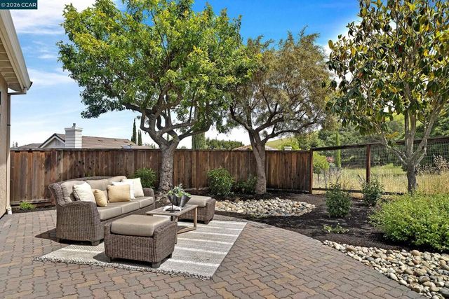204 Vista Glen Pl, Martinez, CA 94553