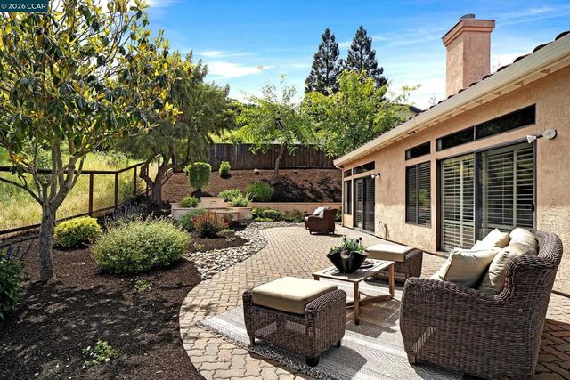 204 Vista Glen Pl, Martinez, CA 94553