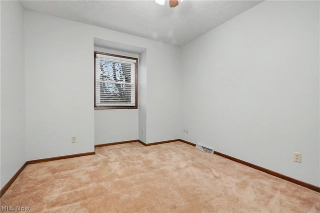 548 Continental Drive B, Salem, OH 44460