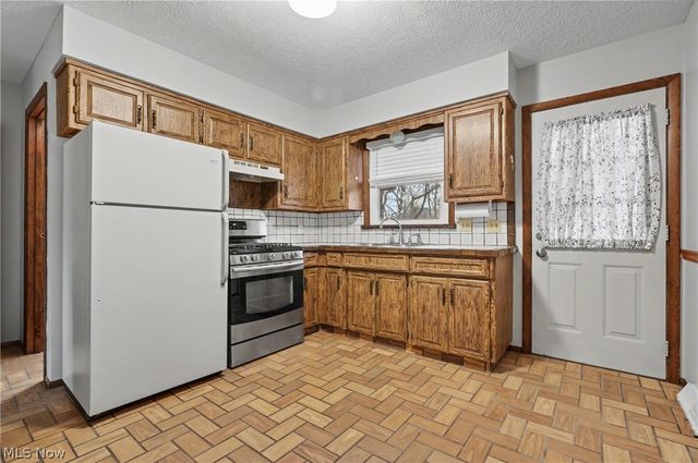 548 Continental Drive B, Salem, OH 44460