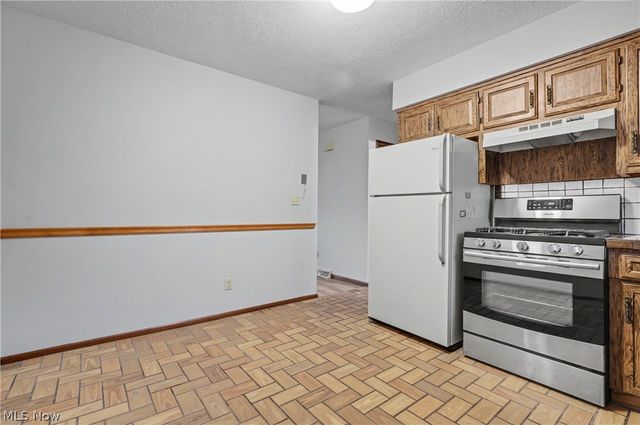 548 Continental Drive B, Salem, OH 44460