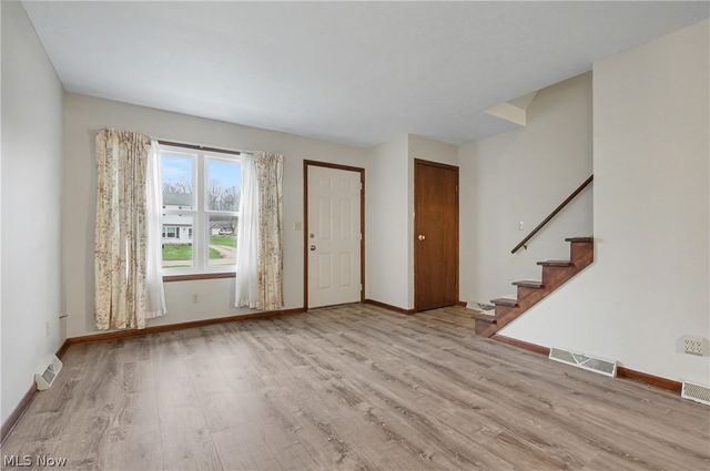 548 Continental Drive B, Salem, OH 44460