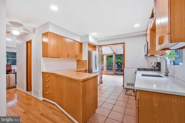 6217 PARK RD, Mclean, VA 22101