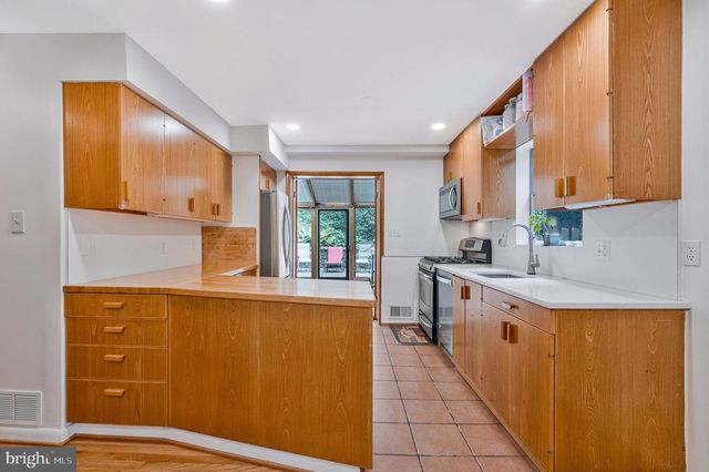 6217 PARK RD, Mclean, VA 22101