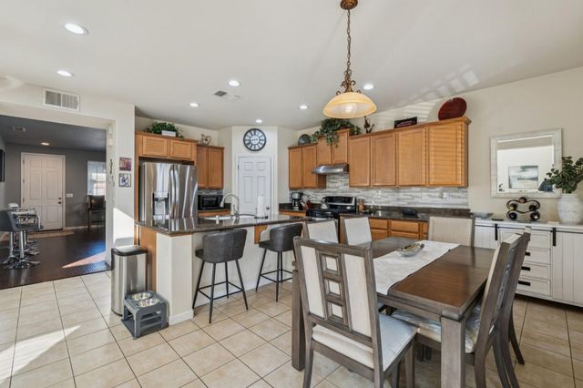 8525 Hawley Way, Elk Grove, CA 95624