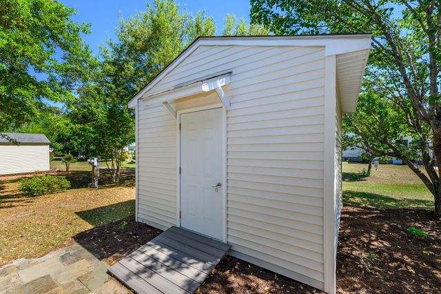 4447 Champlain Dr., Little River, SC 29566