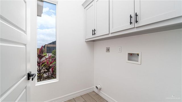 2413 N Gaytan Avenue, Edinburg, TX 78542