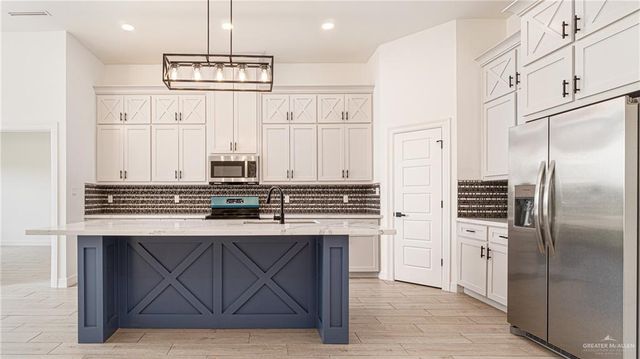 2413 N Gaytan Avenue, Edinburg, TX 78542
