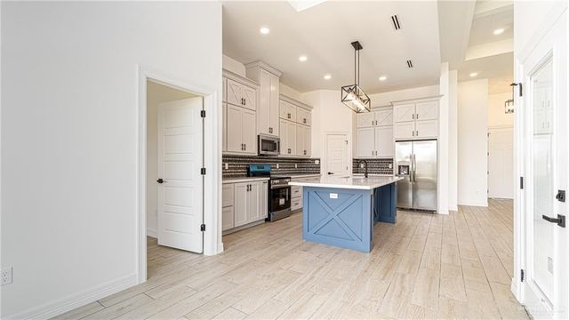 2413 N Gaytan Avenue, Edinburg, TX 78542
