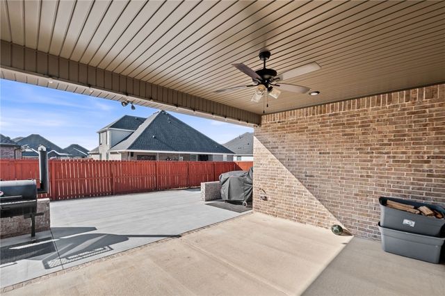 879 Budrio Avenue, Tontitown, AR 72762