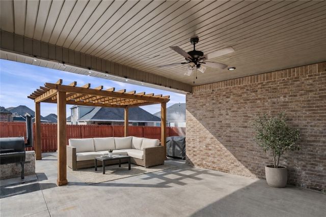 879 Budrio Avenue, Tontitown, AR 72762