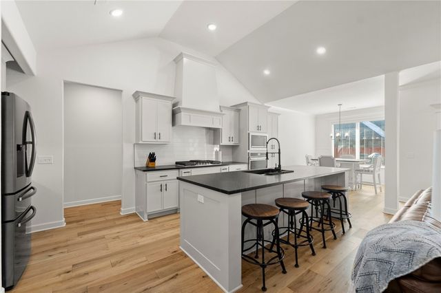 879 Budrio Avenue, Tontitown, AR 72762