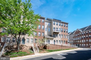 2664 MANHATTAN PL #305, Vienna, VA 22180